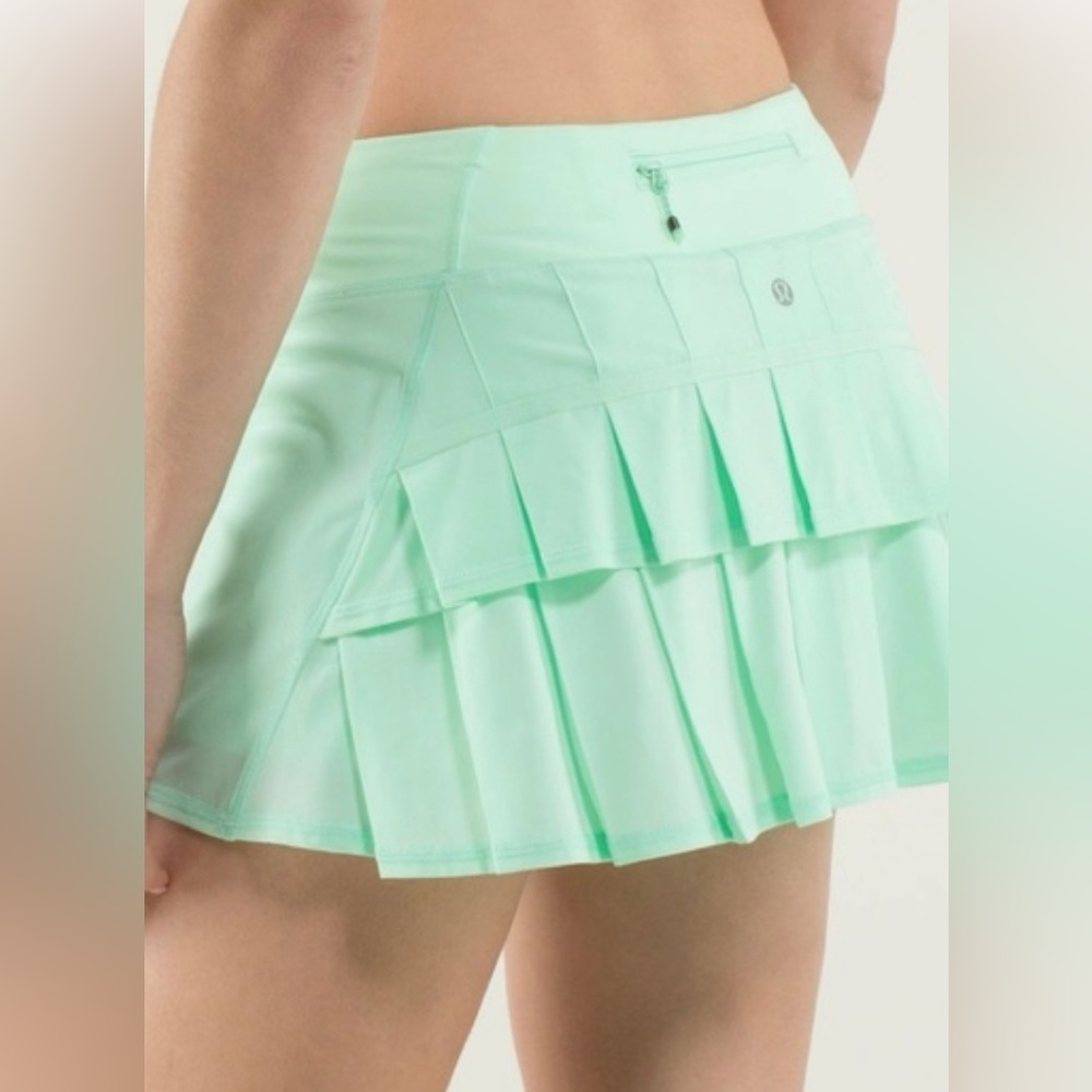 Lululemon Run Pace Setter Skirt Skort Fresh Teal size 10 EUC
